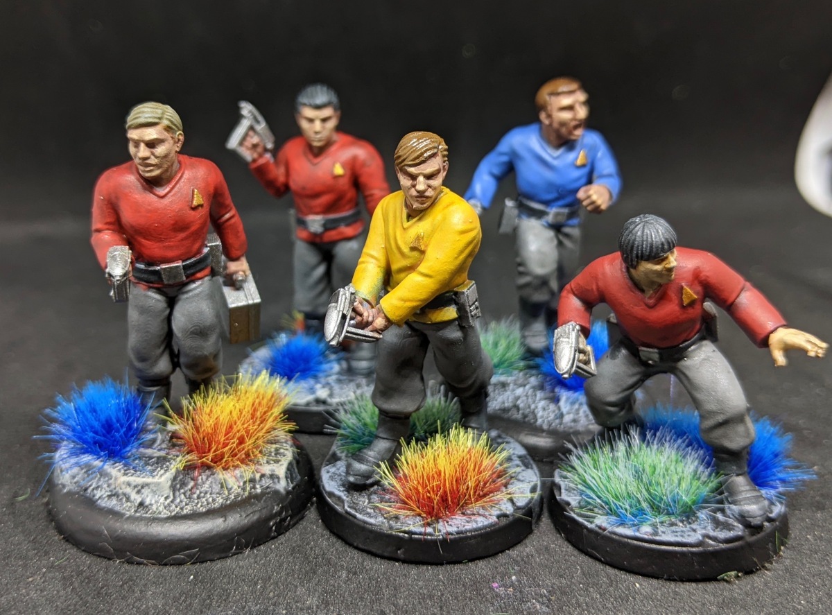 Red shirts and blue shirts – expendable extras